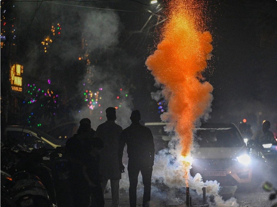 सुप्रीम कोर्ट ने दिल्ली-NCR में ग्रीन पटाखों को सशर्त दी मंजूरी