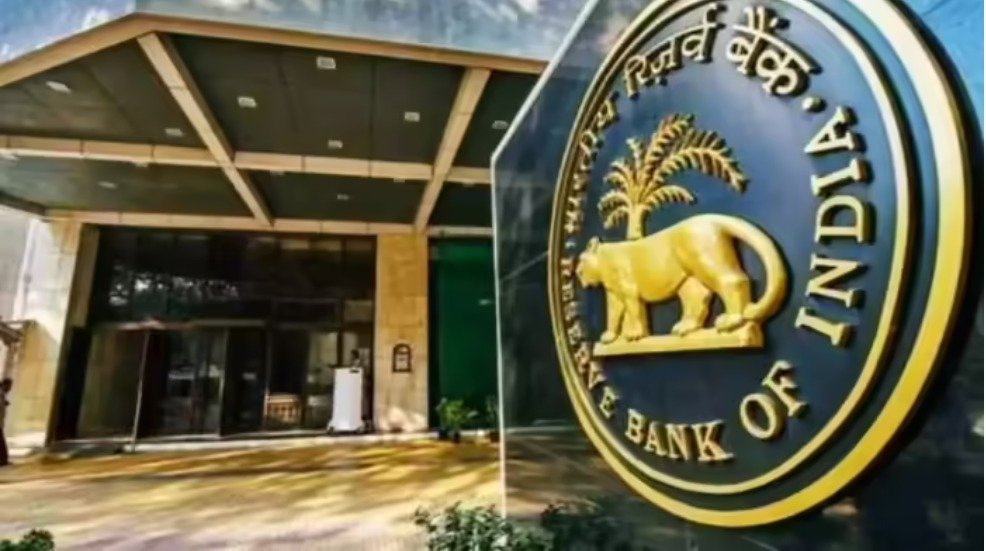RBI फरवरी में घटा सकता है रेपो रेट
